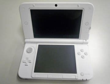 口袋妖怪伊布3ds Ll限定版掌机实物图欣赏 飞翔下载