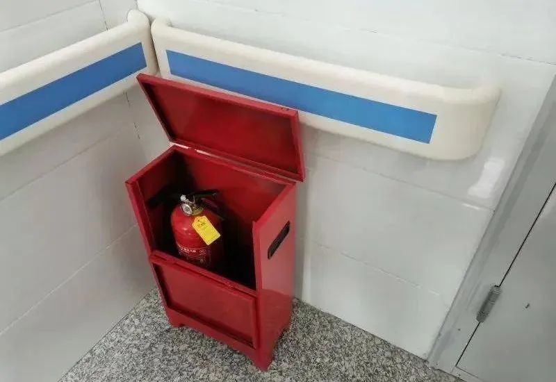 消防课堂 家庭灭火器摆放 防烟面罩配备 隐患排查