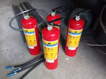 消防课堂 家庭灭火器怎么选 干粉水基区别