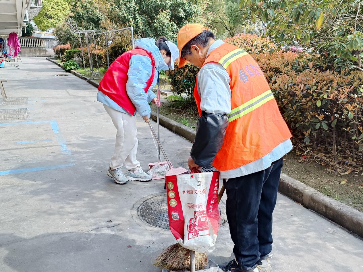 不要欺负清洁工 市民尊重清洁工 暖心互动