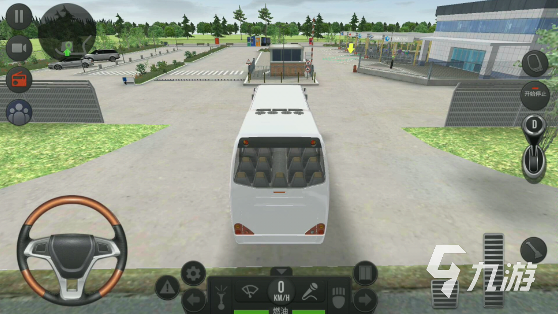 ���м���ģ����ʵ��ʻ������Ϸ����չʾ
