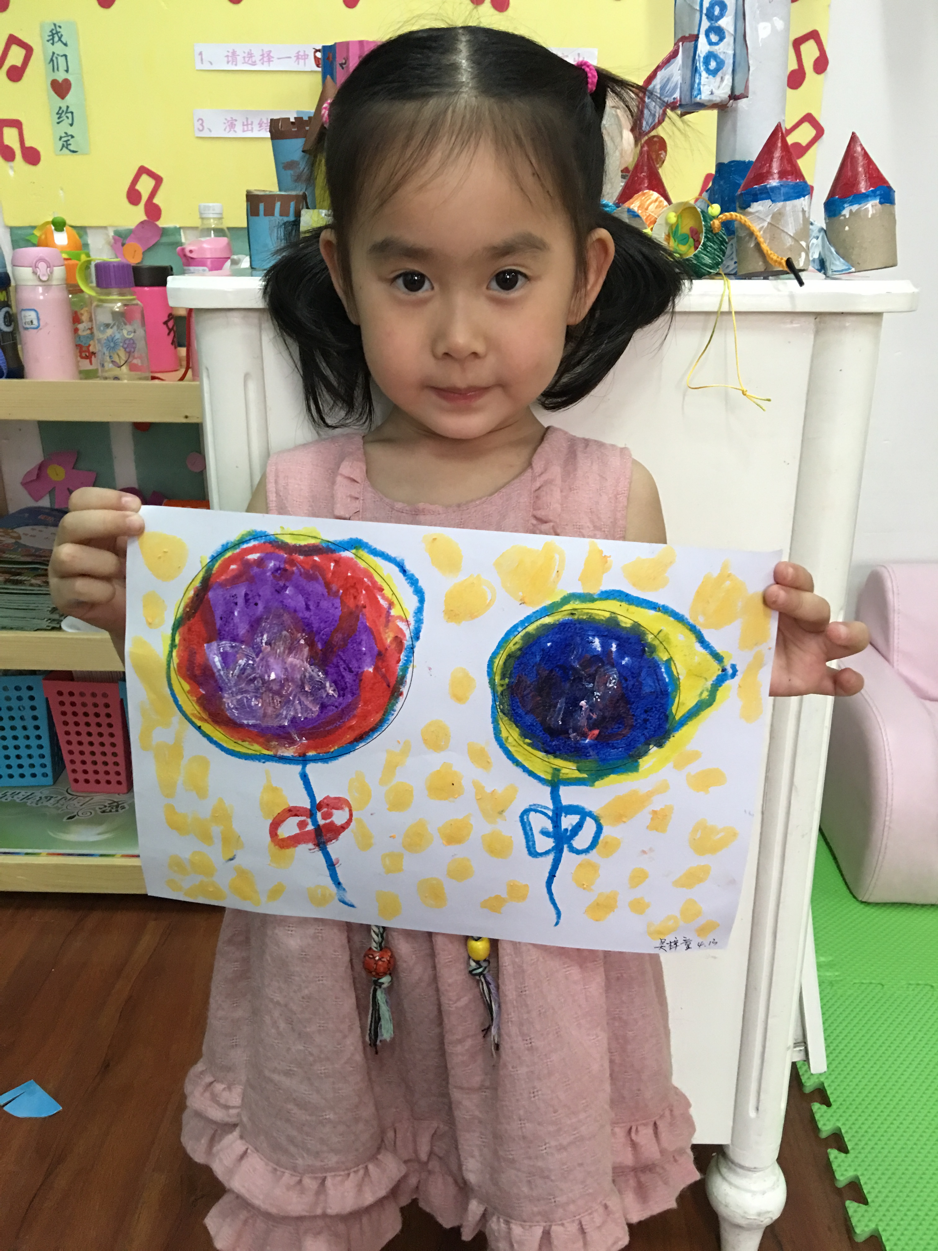 画瞳涂鸦-记录成长色彩 儿童涂鸦画笔和本子搭配实拍
