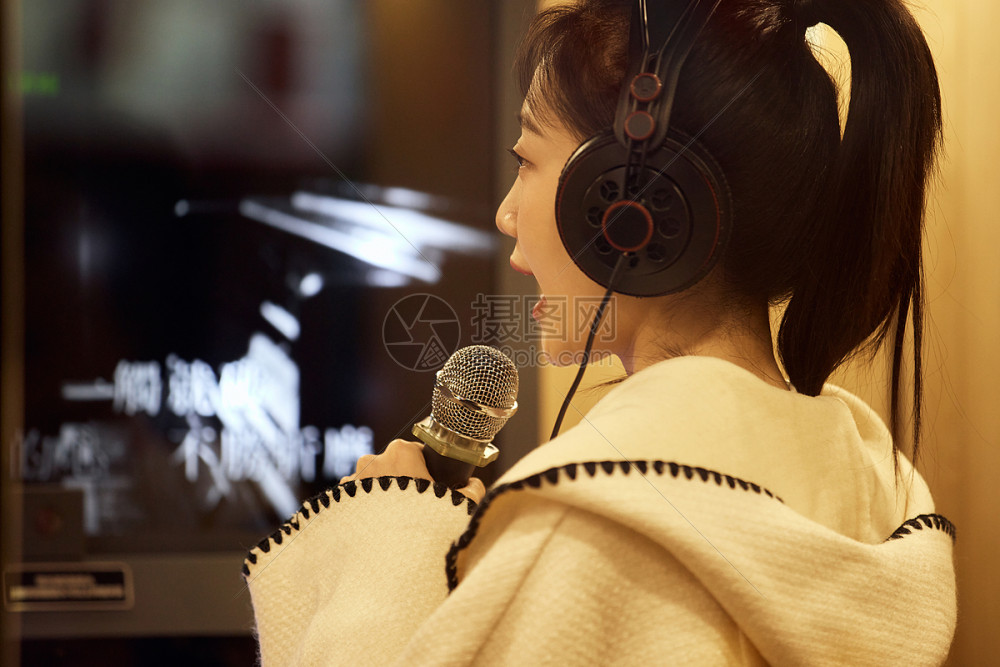 快乐女生练歌房暖场歌曲 女生轻松开嗓配图