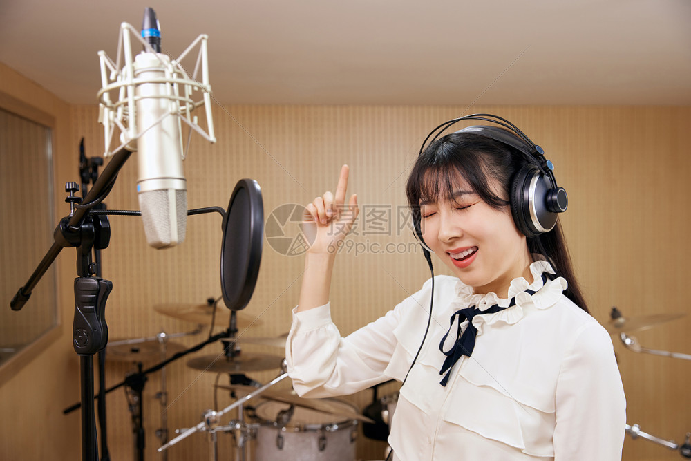 快乐女生练歌房高音挑战歌曲 女生飙歌配图
