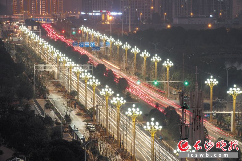 Lantern华灯ai聊天官方正版下载入口 华灯AI聊天安装使用全流程配图