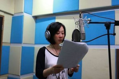 哇声片场配音演员反复录制打磨台词