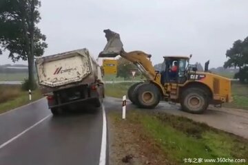 掌上黄历App日常使用 手机桌面黄历小工具