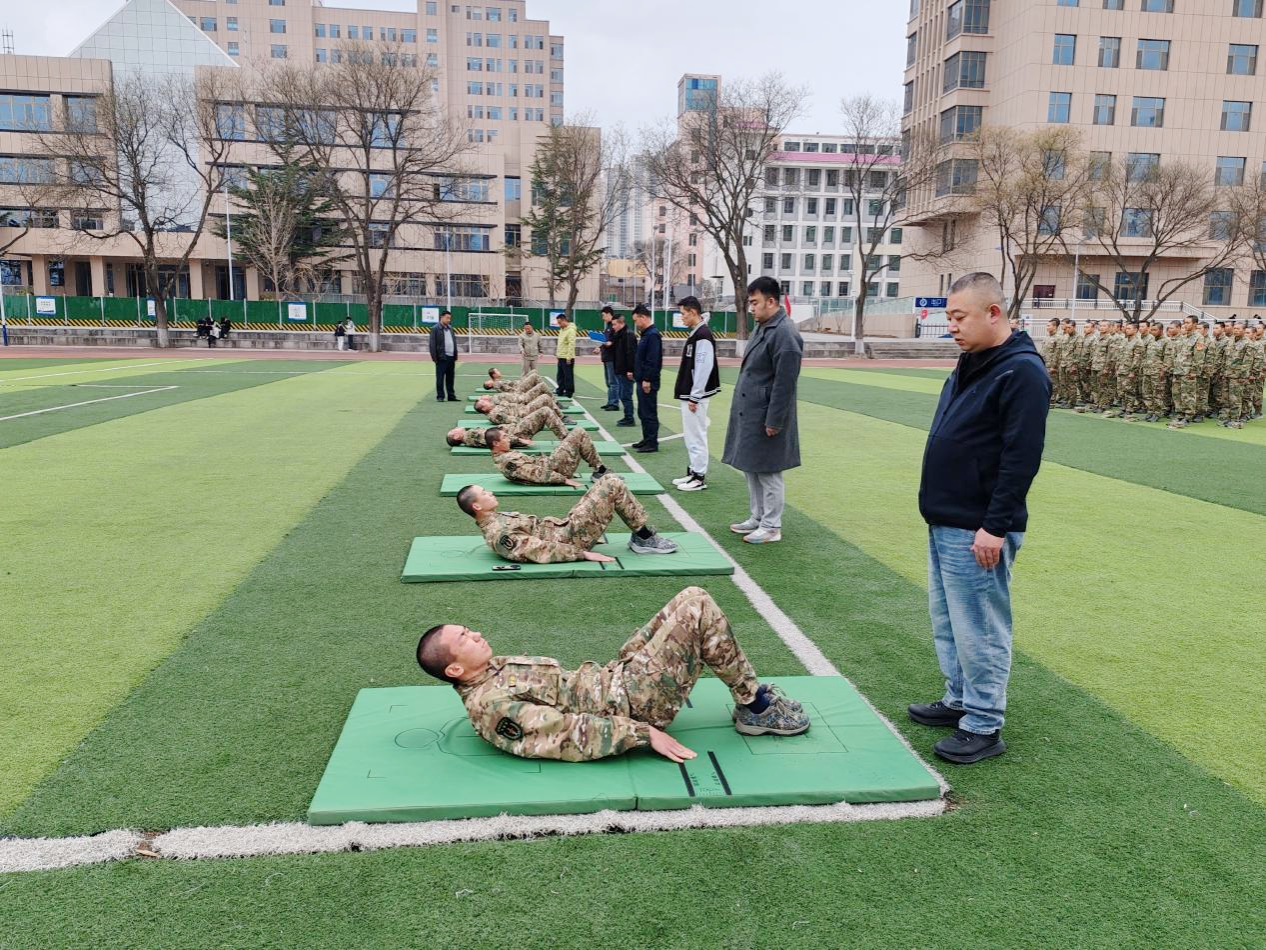 定向军士题库综合模拟卷刷题场景图