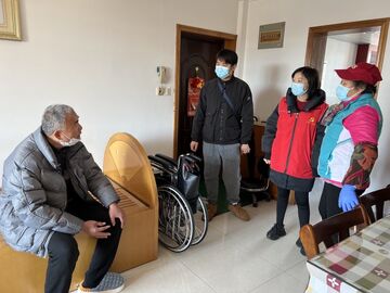 i微孝助老版 老人使用场景实拍图