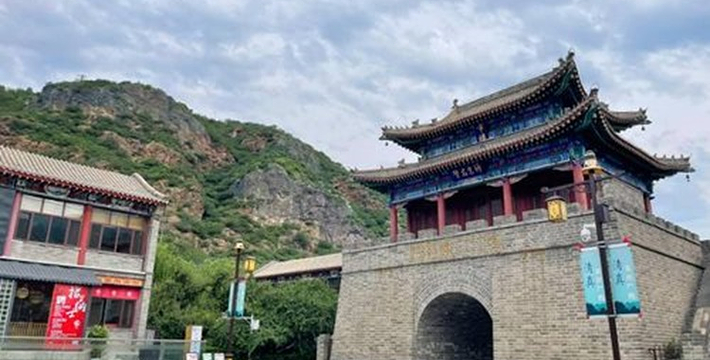境门 大境门景区门票入口与游客排队检票画面