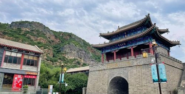 境门 大境门景区门票入口与游客排队检票画面