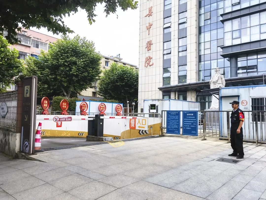 嘉会医疗 候诊区环境 停车指引 带小孩老人就医 细节体验