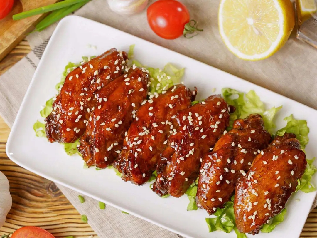 蜜汁鸡翅腌制调料和生鸡翅