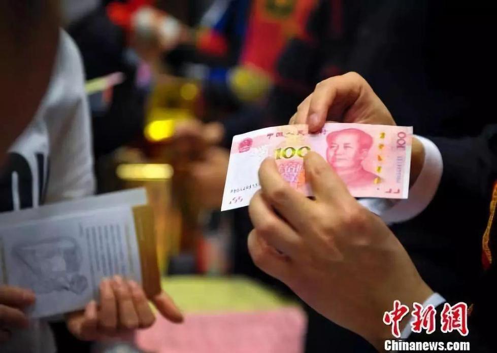识别真假币安官网示意图,钓鱼网站与官方界面对比