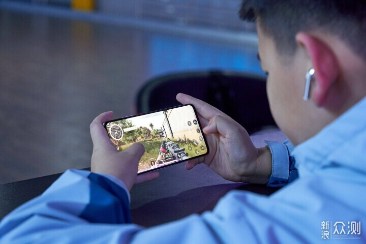 EXI Fly 游戏延迟实测 佩戴效果图
