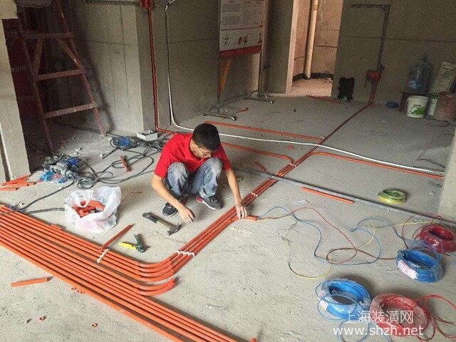 易控全屋 水电布线施工现场实拍图