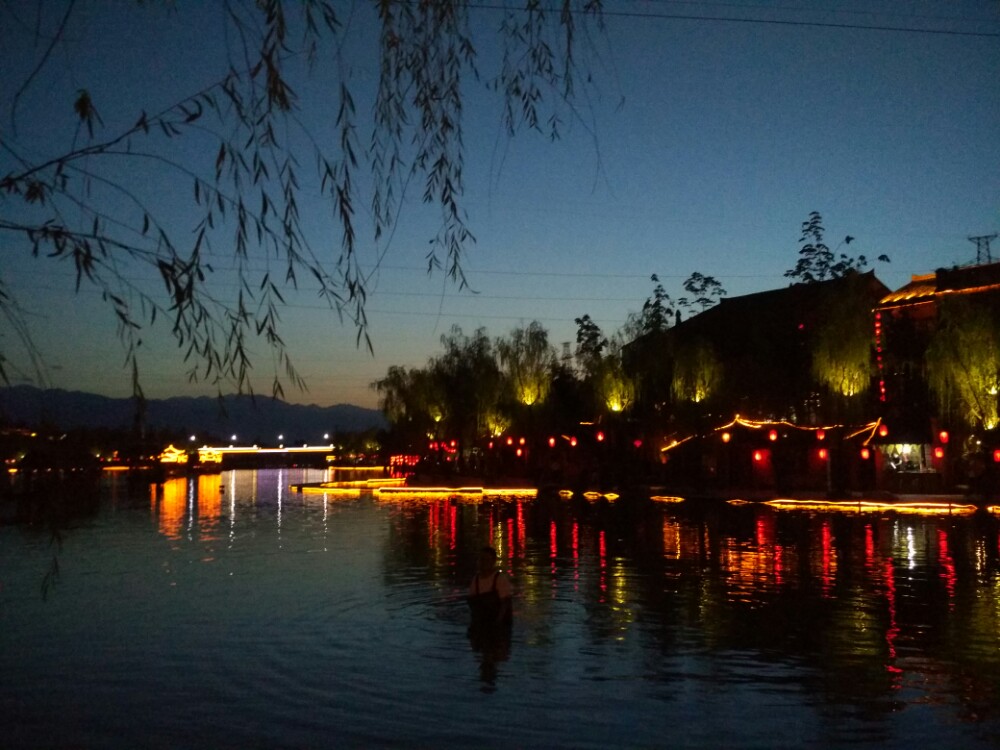 爱周至 水街沙河湿地夜景
