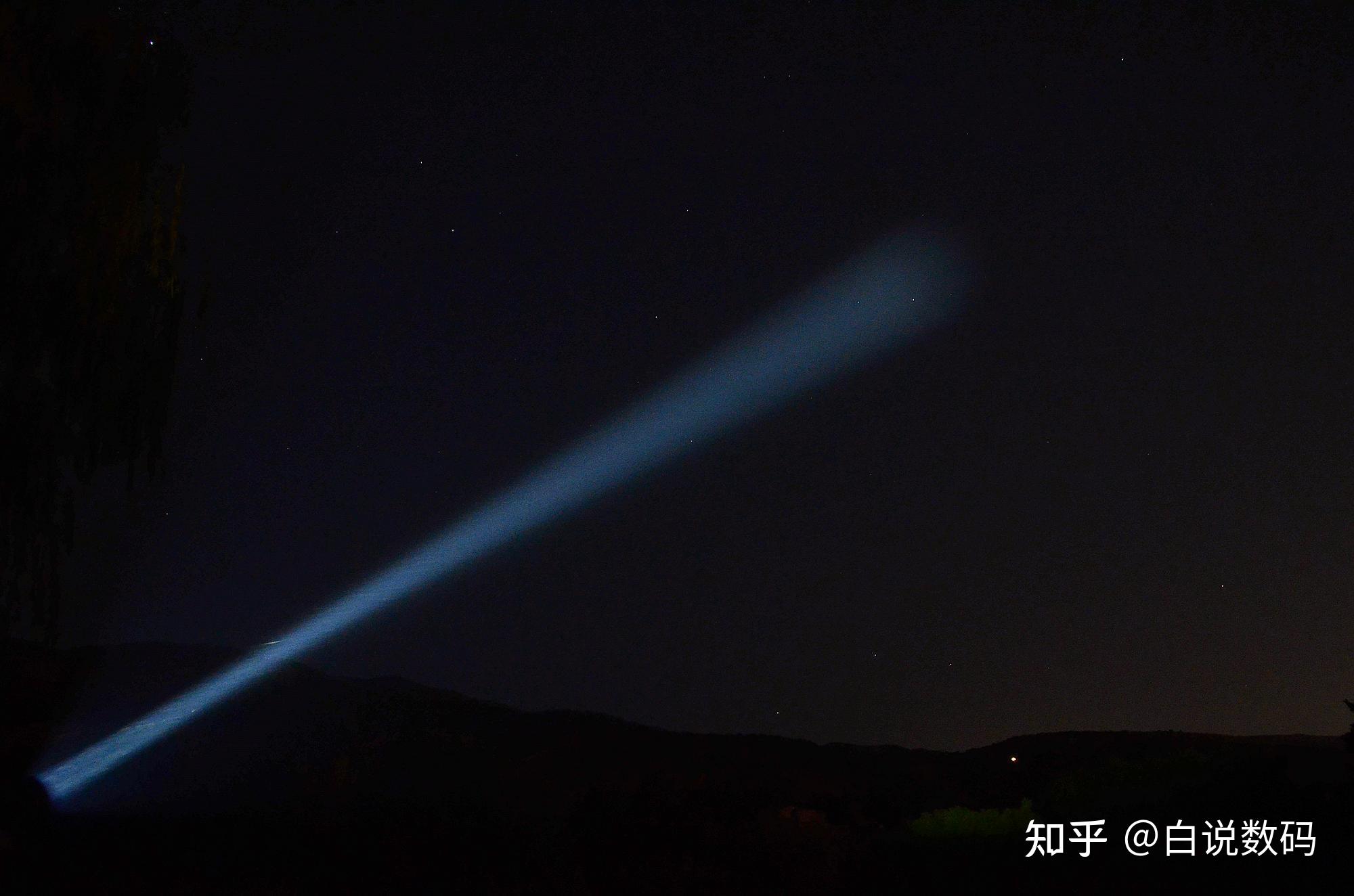 终极手电筒远射光柱夜拍效果图